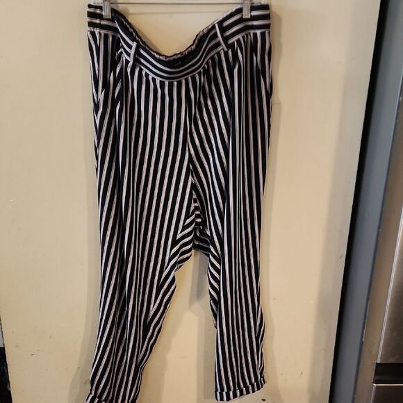 Torrid Black and Pink Striped Apparel - Picture 1 of 4